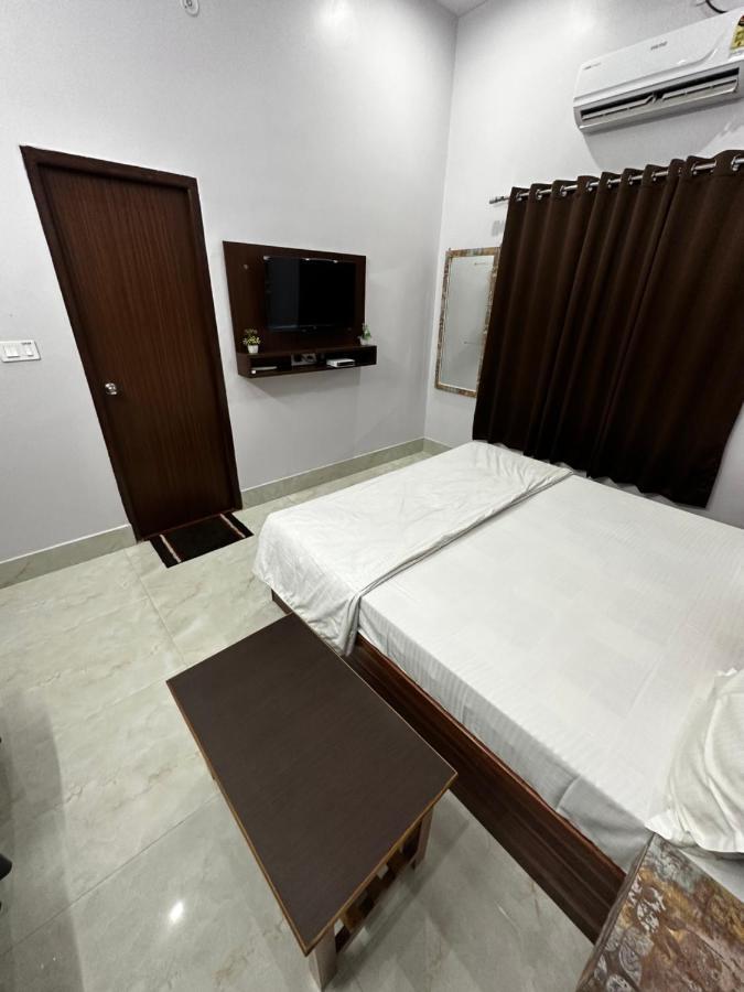 Raghuvar Inn Ayodhya 外观 照片